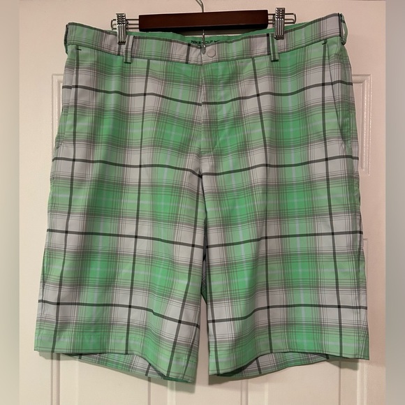 NIKE DRI FIT GOLF UNIQUE CHECKERED SHORTS MENS SIZE 38 ATHLETIC BOTTOMS - Picture 1 of 16